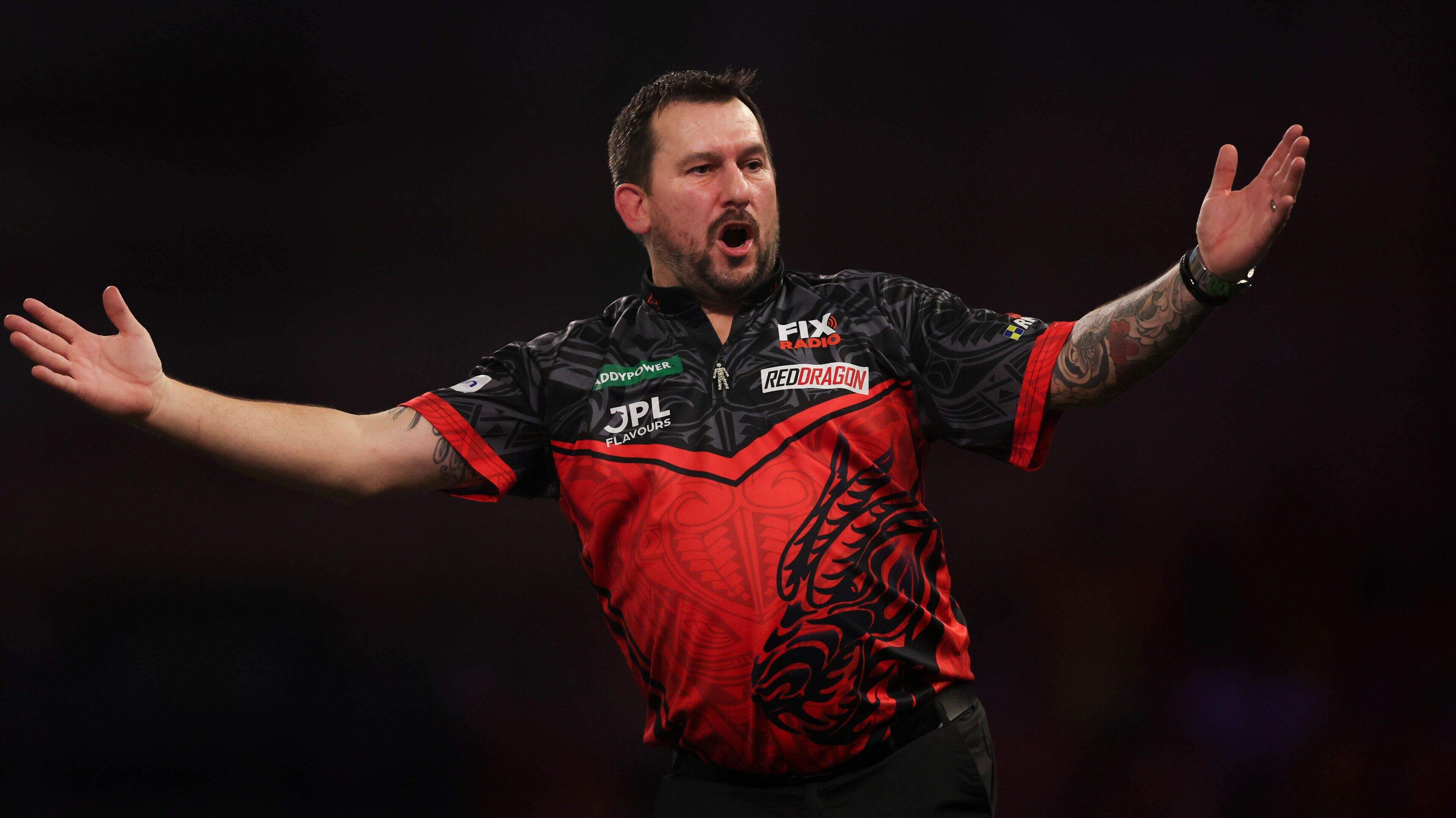 Jonny Clayton ends title drought in a tense Swiss Darts Trophy final against Luke Humphries